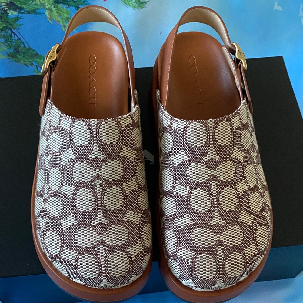 NWT COACH
Women's Sculpted C Signature Jacquard
Logo Platform Clogs - Picture 9 of 16